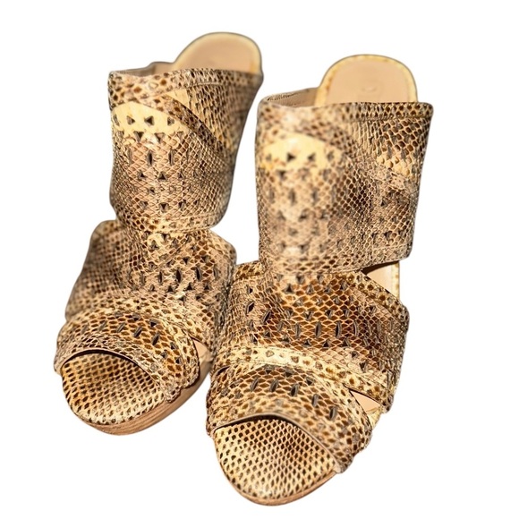 BCBGMAXAZRIA Galinac Python Peep Toe Mules/Slides Heels Platforms Pumps - Size 8 - Picture 7 of 11